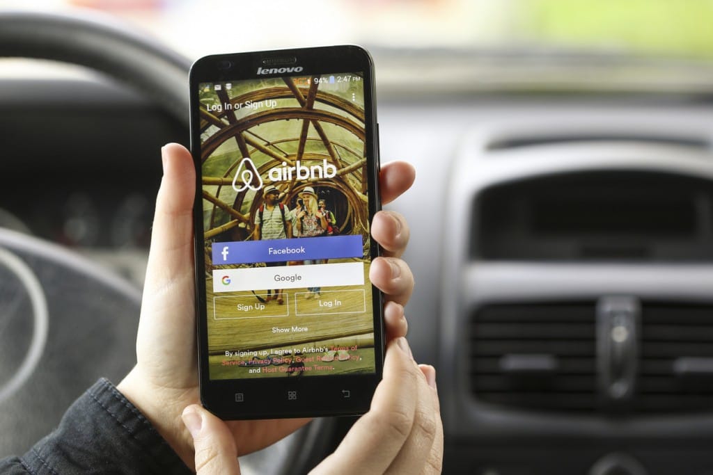 Hotels Gain More Competition With Airbnb | The Early Airway
