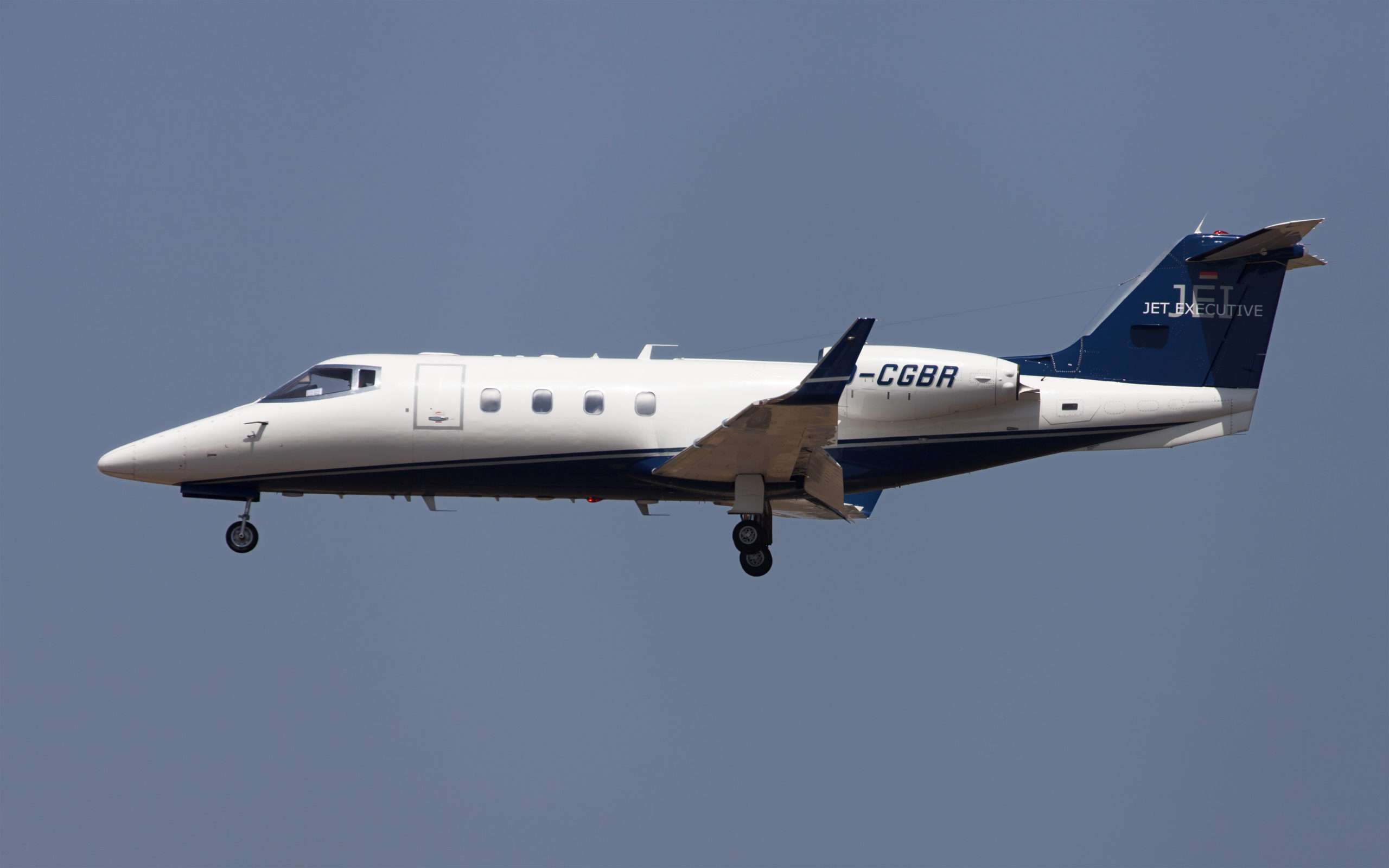 Learjet Charter - The Early Air Way