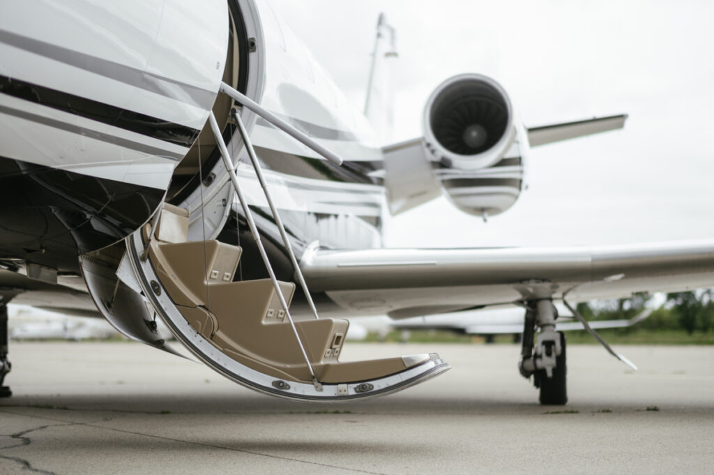 Steps to Rent a Plane For Business or Pleasure - Early Air Way