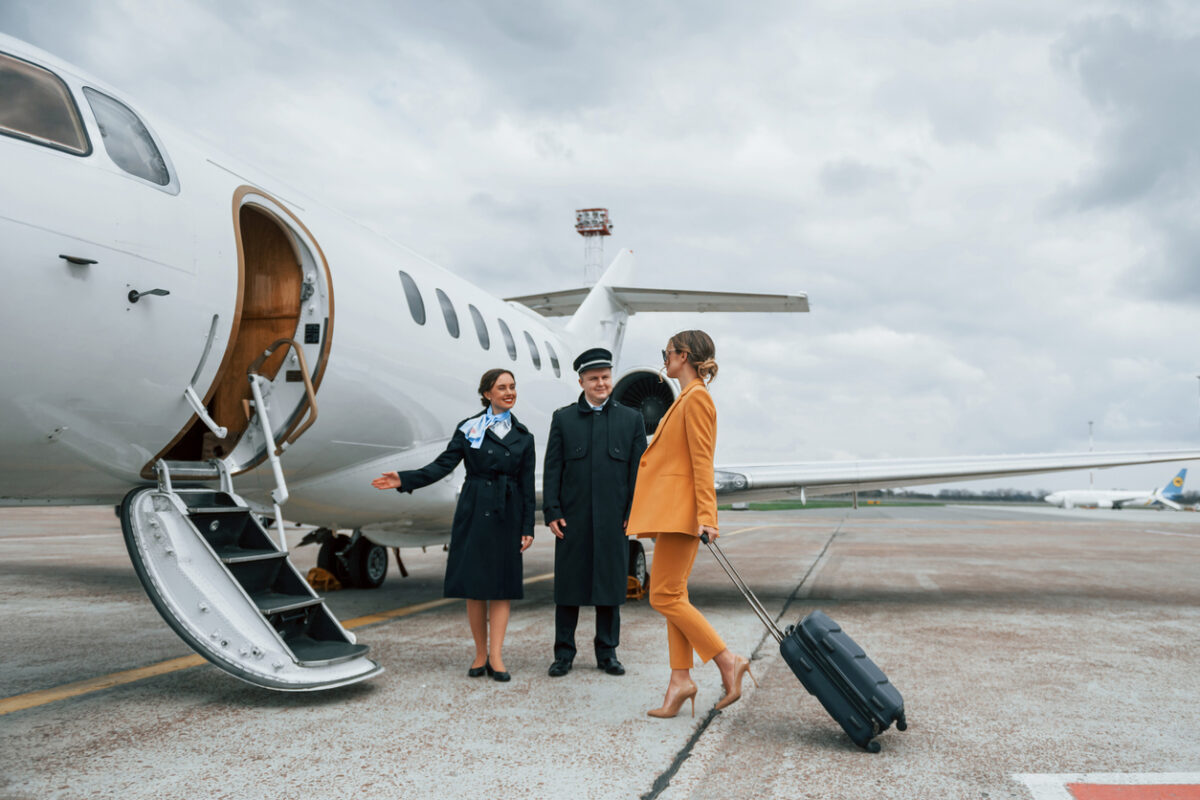 Chartering a Private Jet: What to Know - The Early Air Way