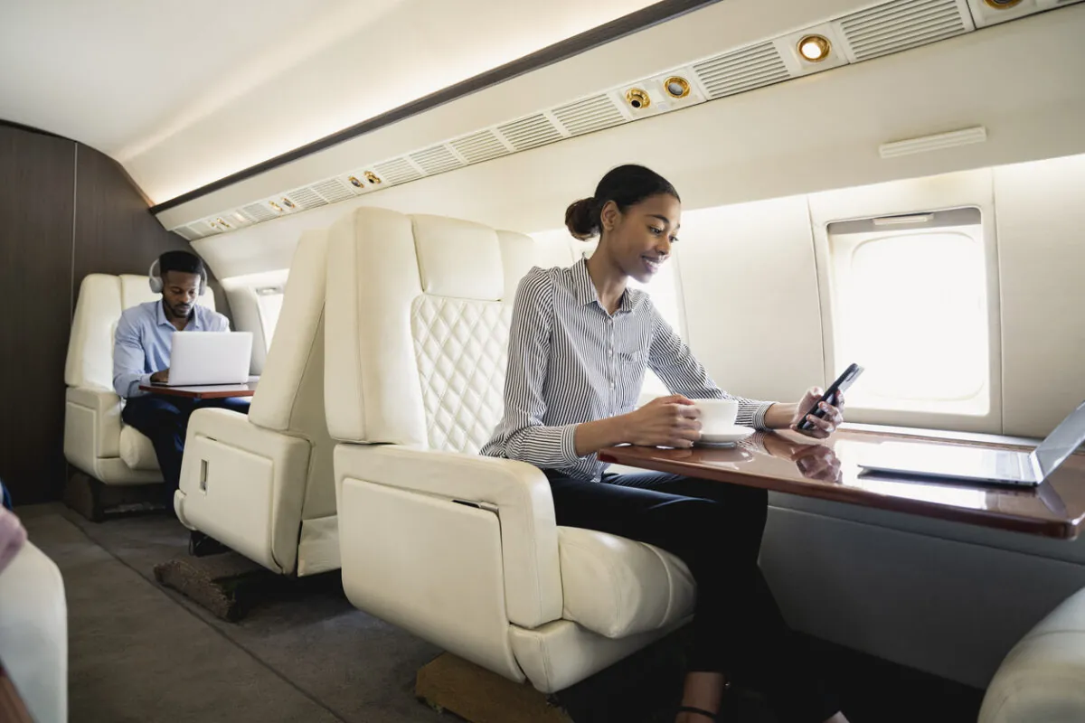 How to Avoid Jet Lag: Private Jet to the Rescue! - Early Air Way