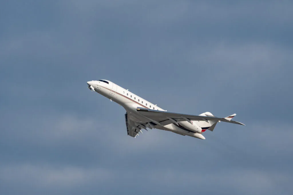Is a Global Express Aircraft Right For Your Business Travel Needs? - Early Air Way