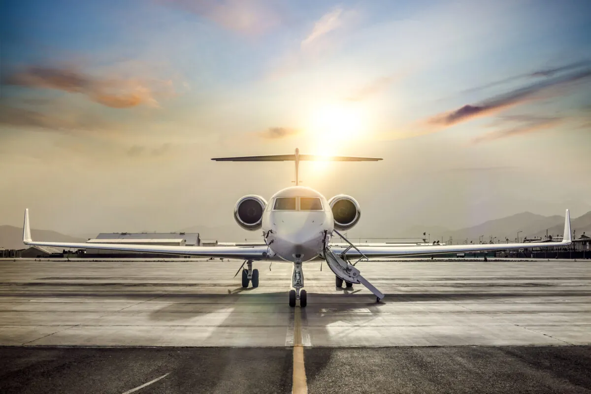 Top Reasons to Choose a Private Light Jet Charter for Your Next Trip - The Early Air Way