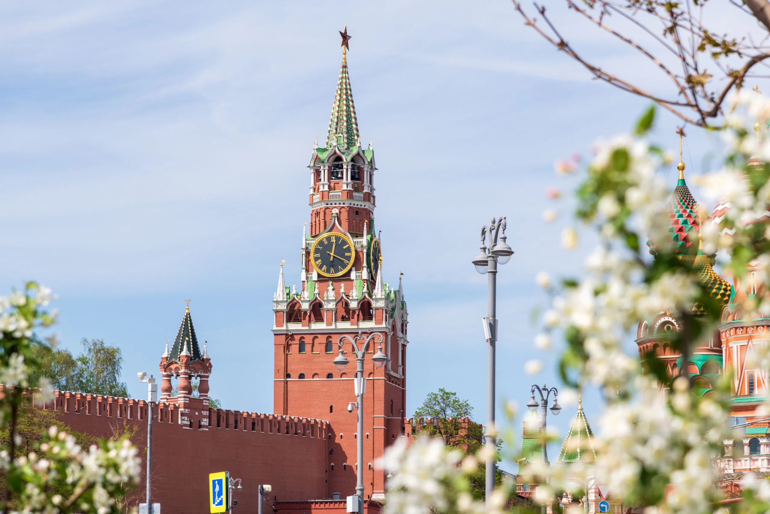 Guide To Chartering A Private Jet to Moscow